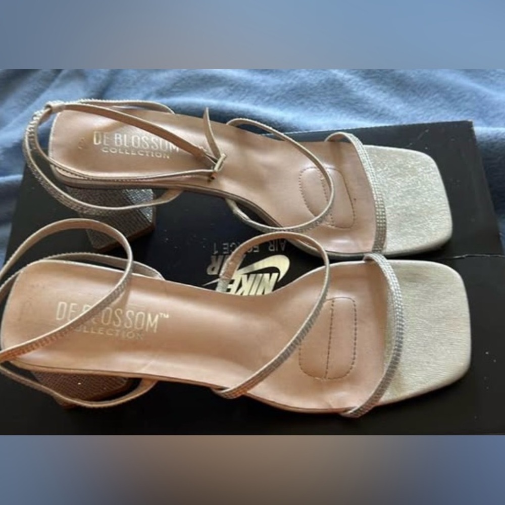 De Blossom Collection silver shimmer strappy block heel sandal, size 10